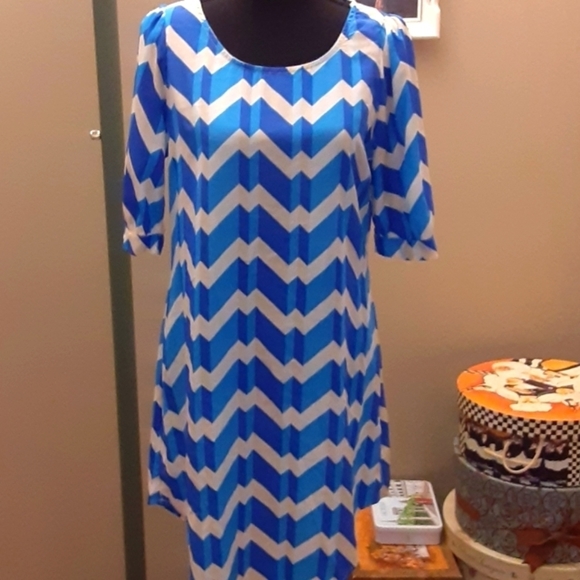 Francesca's Collections Dresses & Skirts - *HP*🎉🥂SOLD Francesca's Zigzag Dress